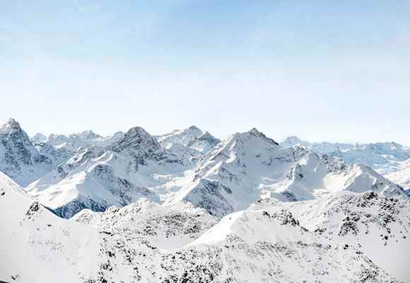 Ausblick auf die Alpenlandschaft.