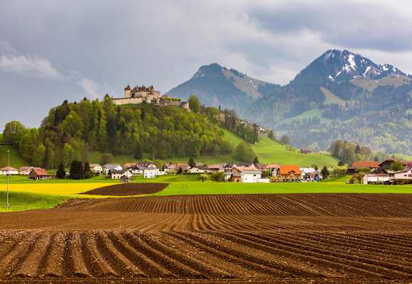 Die landschaftliche Aussicht während der Käsewanderung rund um Gruyères im Knton Freiburg