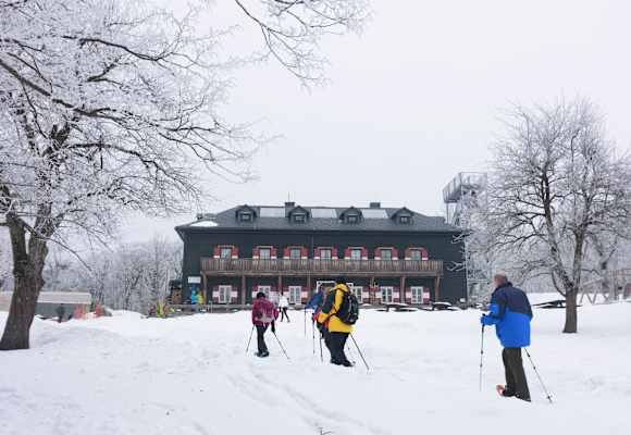 Das Peilsteinhaus (716 m) im Wienerwald