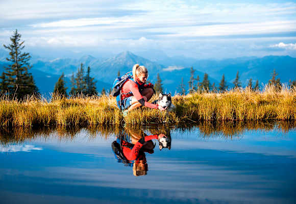 Bergsee Wasser trinken