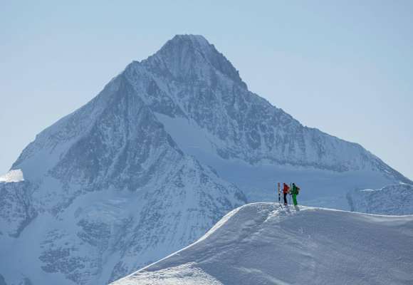 Skibergsteiger im Lötschental