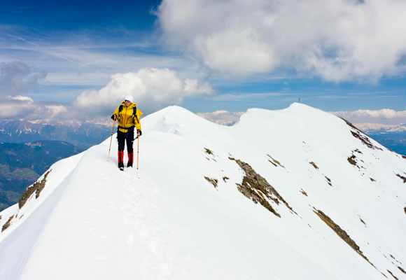 Auf dem Gipfelrücken des Kleinen Laugen (2.292 m) in Südtirol