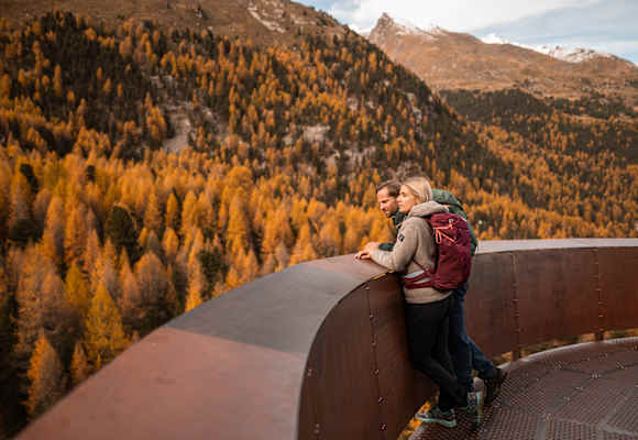 Der Vinschgau erstrahlt im Herbst in seiner vollen Pracht.