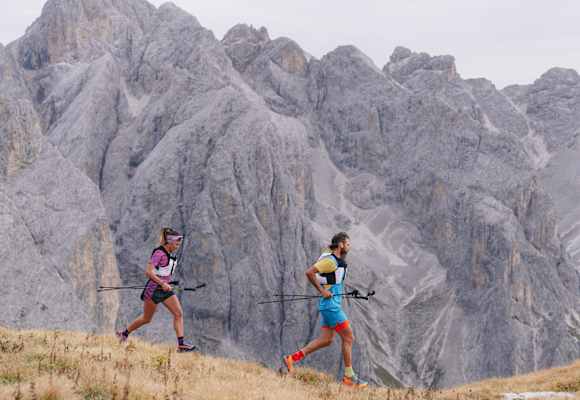Mit dem Prodigio Trailrunning-Schuh bist du für die Berglandschaft bestmöglich gerüstet.