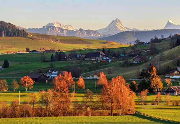 Herbstlandschaft in Bern: Tour vom Dentebeg zum Sensorium in Rüttlihubelbad