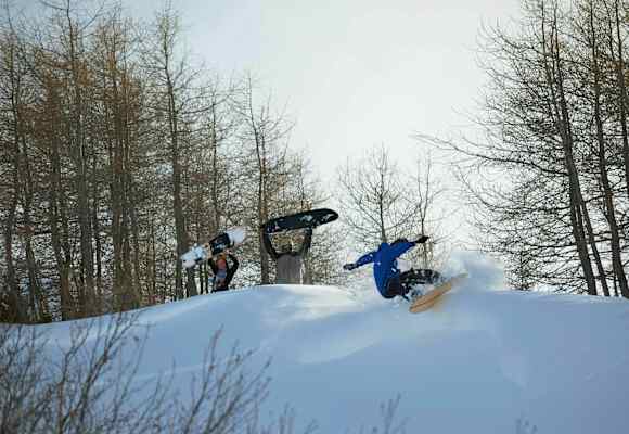 Powdersurfen: Snowboarden ohne Bindung
