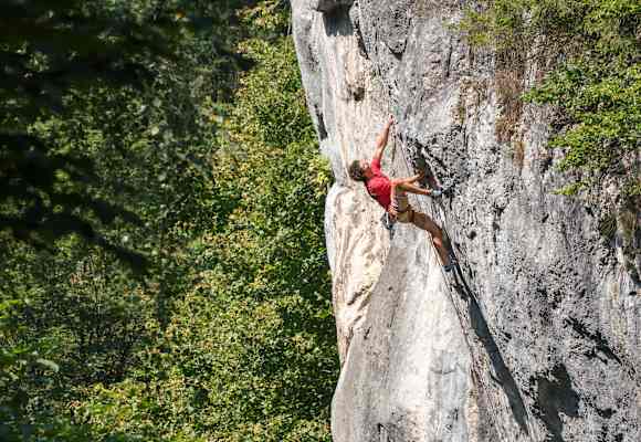 Von der Kletterhalle an den Fels: 7 Tipps für den Einstieg ins Outdoor-Klettern