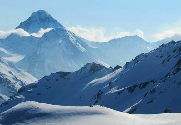 Winterlandschaft der Bündner Silvretta in der Schweiz