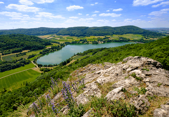 Ausblick von der Houbirg auf den Happurger See in der Fränkischen Schweiz