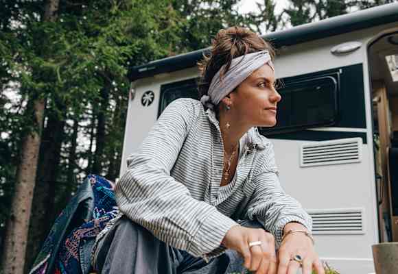 Alles, was man braucht, um glücklich zu sein, befindet sich perfekt verstaut im Reisemobil.