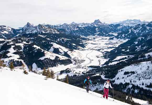 Auf den Kühgundkopf im Tannheimer Tal auf der Grenze zu Bayern und Tirol