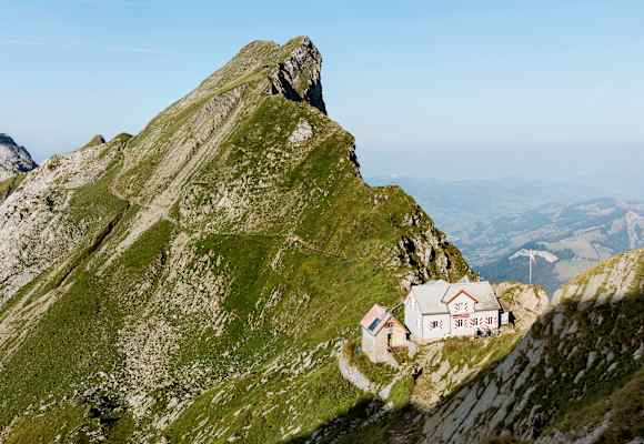 Das Berggasthaus Tierwis von oben.
