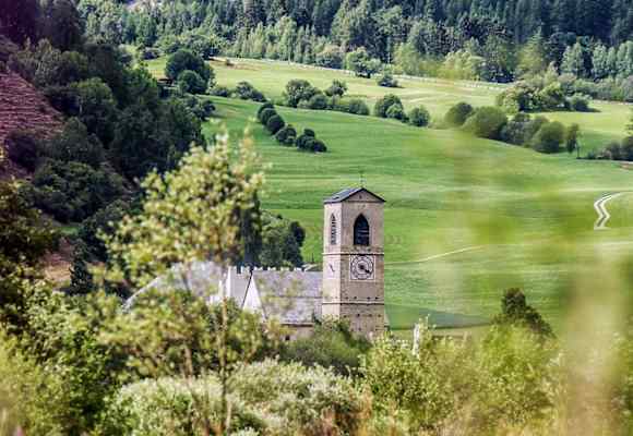 Naturlehrpfad Müstair: Wandern im Val Müstair im Kanton Graubünden