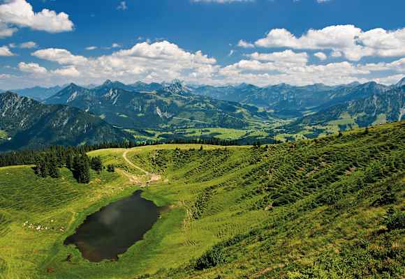 Wandern aufs Wertacher Hörnle in den Allgäuer Alpen: Hörnlesee