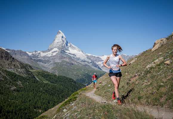 Das Matterhorn im Rücken, das Ziel vor dem geistigen Auge: So geht es über Stock und Stein.