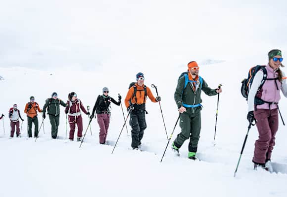 DIE TOUR 2025: Gemeinsam durch den Tiefschnee – Skitouren-Abenteuer am Arlberg