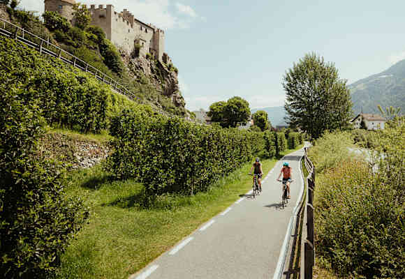 Radweg, Via Claudia Augusta, sonniger Tag