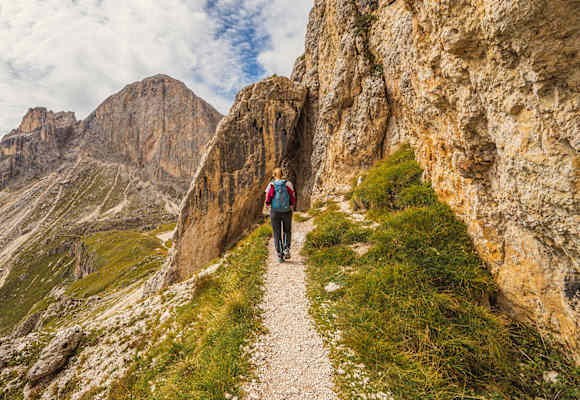 Auf schmalem Pfad durch die Dolomiten: Im Eggental