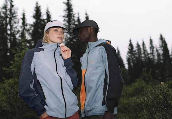 Die neue Vaagaa 3L Light Shell Jacket von Bergans schützt vor Wind und Wetter.