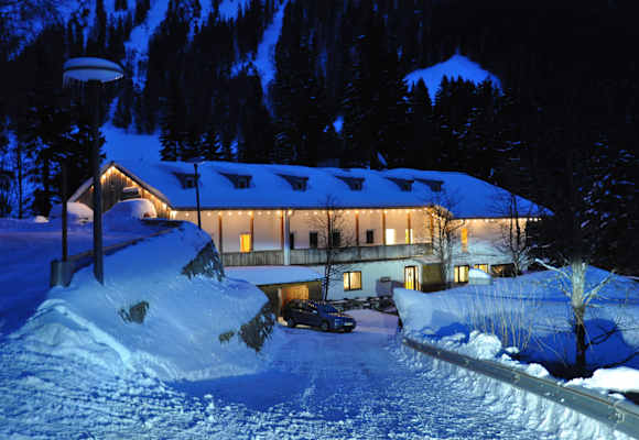 Das DAV-Haus Spitzingsee hat seinen Platz in den Bayerischen Voralpen, den Schlierseer Bergen.
