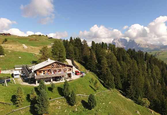 Die Schutzhütte Dibaita