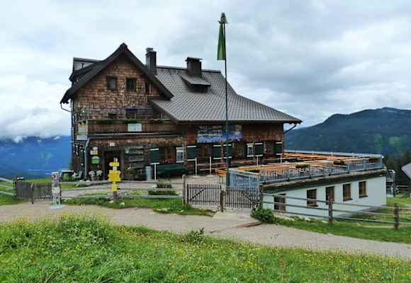 Die Gablonzer Hütte ist auf der Zwieselalm gelegen