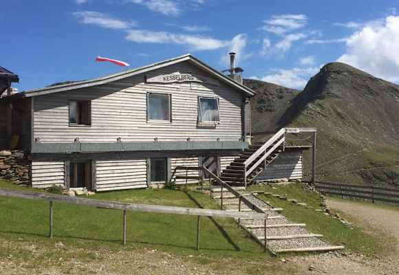 Kesselberghütte im Wandergebiet Meran 2000