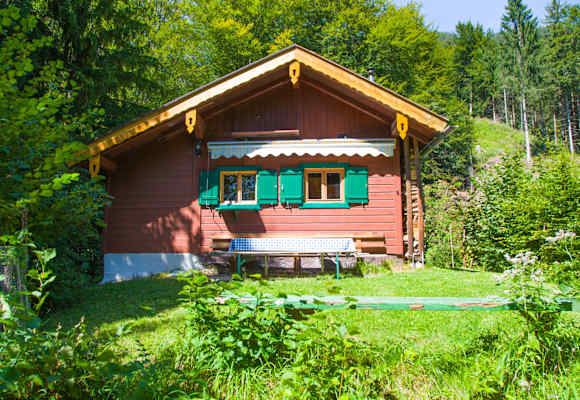Die Reitbichlhütte steht an einem Südhang des Inntals