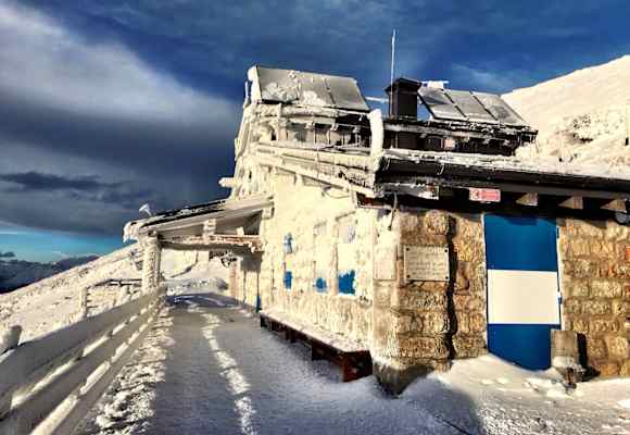 Rifugio Stivo Prospero Marchetti im Winter