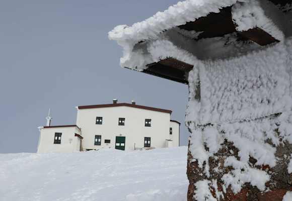 Im Winter ist das Schutzhaus geschlossen