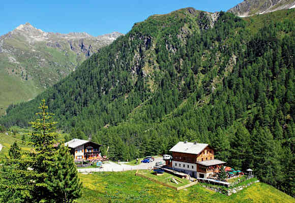 Das Sadnighaus inmitten der Kärntner Bergwelt im herrlichen Astental befindet sich auf 1.880 Meter Höhe. 
