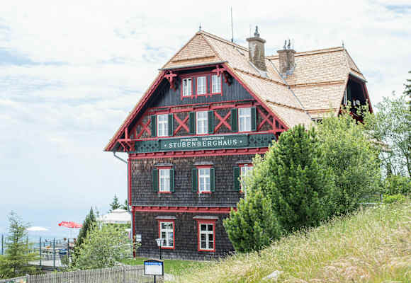 Bei der Einweihungsfeier – das Stubenberghaus