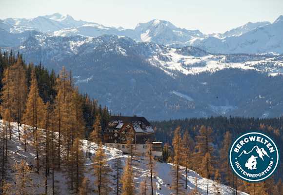 Die Austriahuette auf dem Dachstein in der Steiermark.
