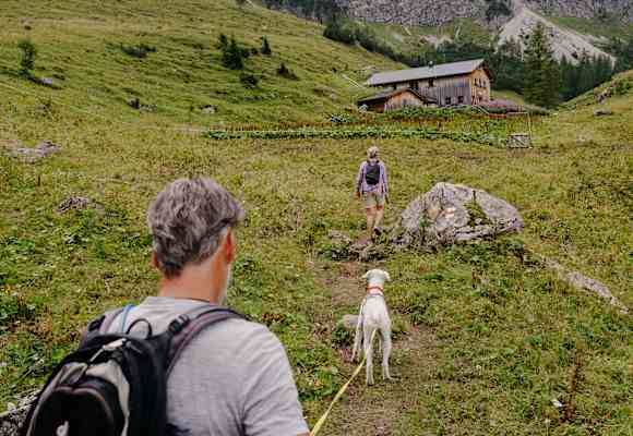 Wanderung zur Sarotlahütte