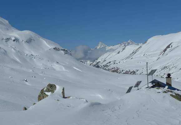Binntalhütte im Winter