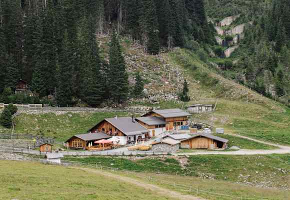 Die Inzinger Alm auf 1.641m Höhe im Tiroler Oberland