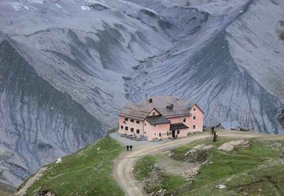 Die Schaubachhütte ist bis auf Weiteres geschlossen.