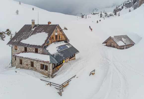 Pühringer-Hütte im Winter