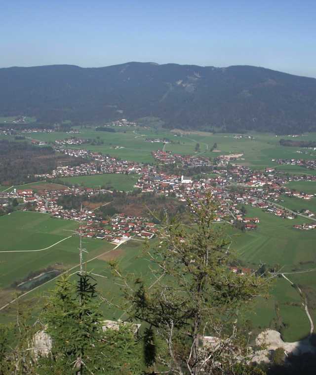Inzell/Chiemgau: Panoramablick vom Kienberg auf das Inzeller Tal