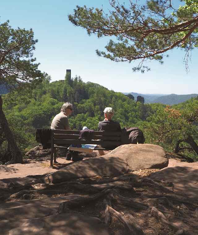 Rast mit Burgenblick