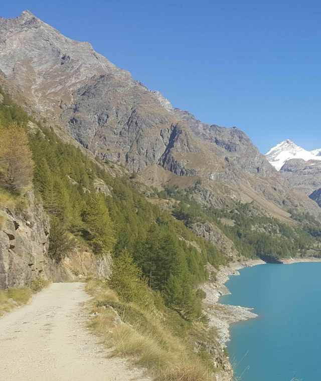Bequemer Beginn des Hüttenweges