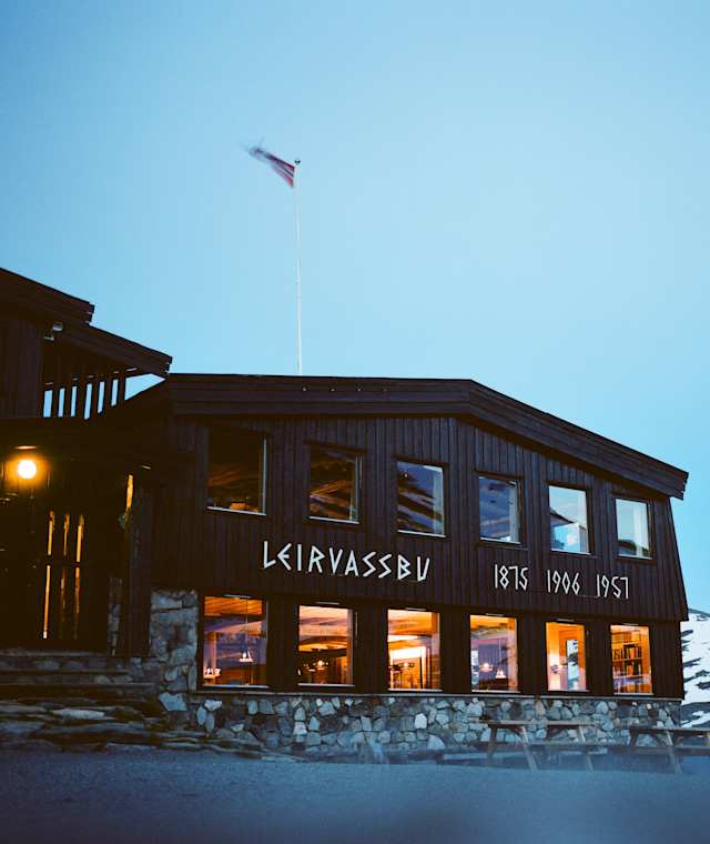 Berghütte Leirvassbu (1.400 m) im Nationalpark Jotunheimen , Norwegen