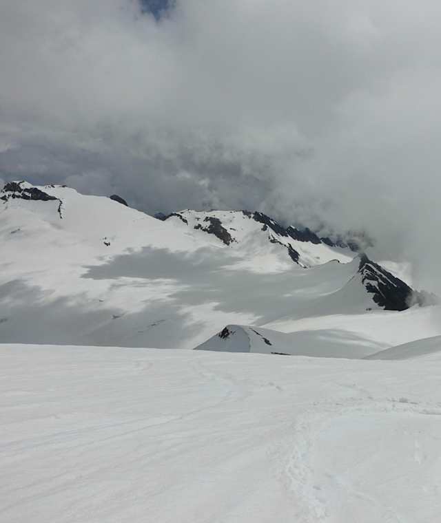 Das Sustenhorn vom Gwächtenhorn aus aufgenommen