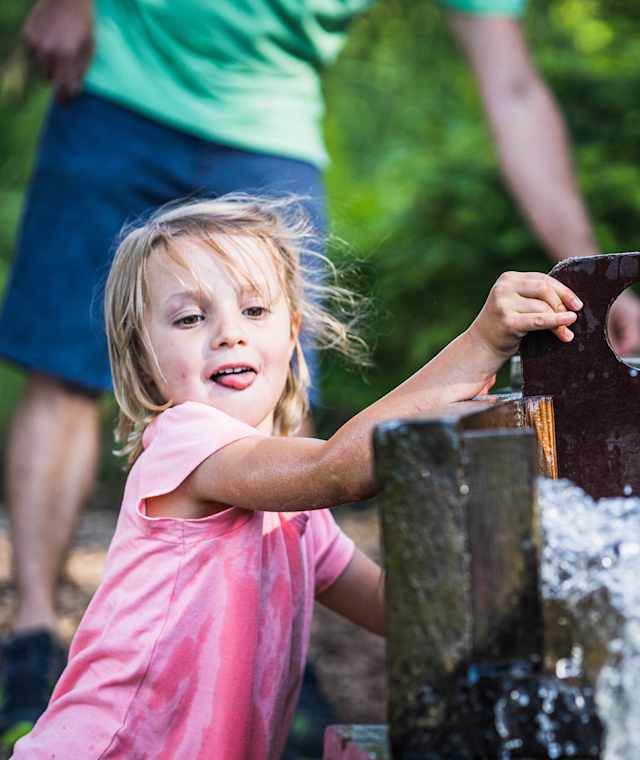 Wasserspielstation am Flori's Erlebnispfad