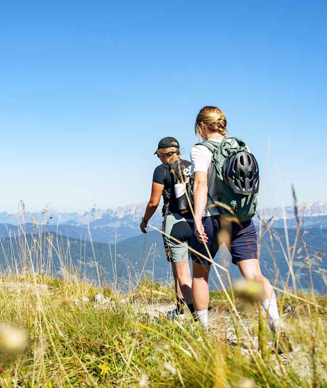 Gipfelkreuz am Lackenkogel