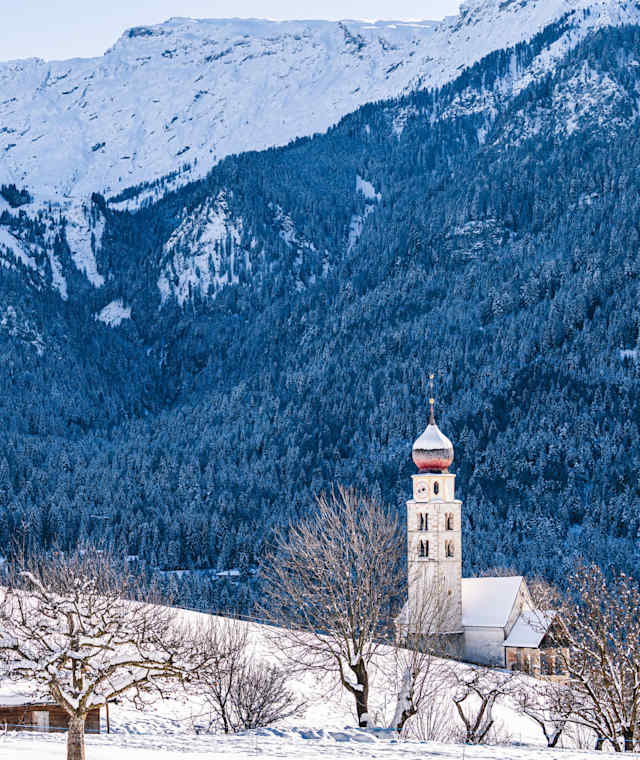 St. Valentin bei Seis im Winterkleid.