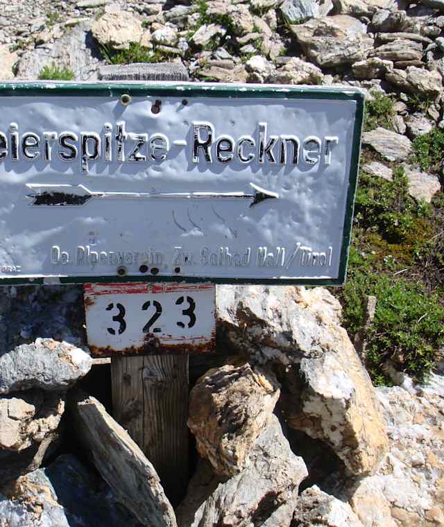 Beschilderung am Weg zum Geier