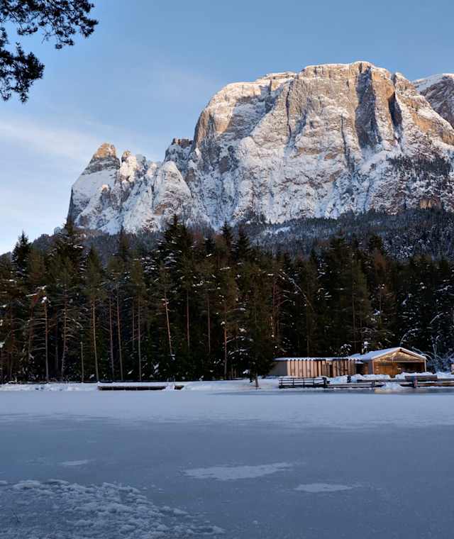 Vom Völser Weiher zur Tuff Alm führt ein beliebter Winterwanderweg