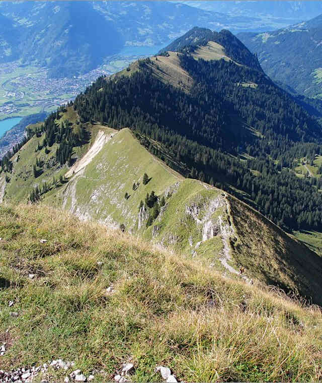 Enge Bergwege führen zum Augstmatthorn.