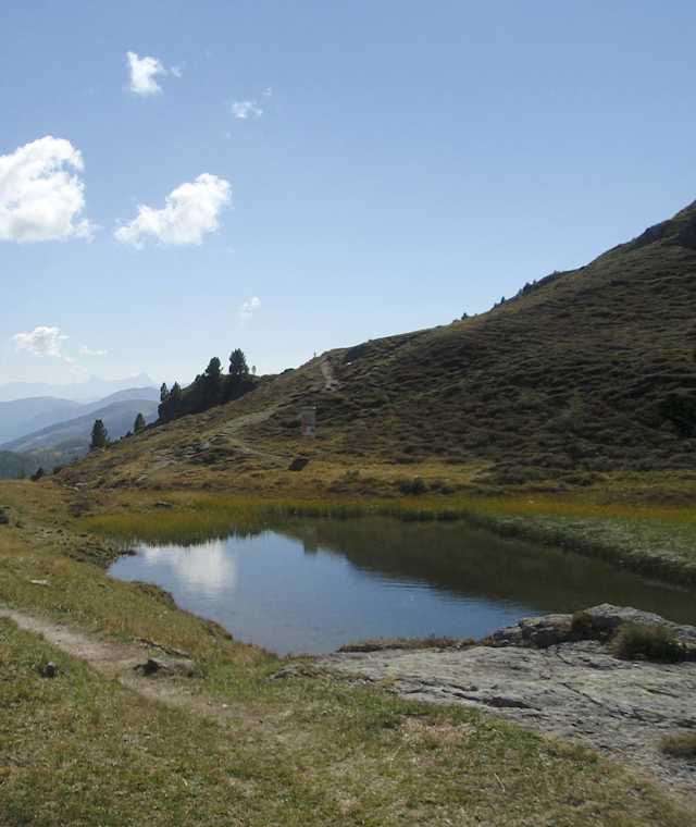 Am Fuße des Pfannocks auf 2.060 m liegt in einer Karmulde der 1.000 qm Pfannsee